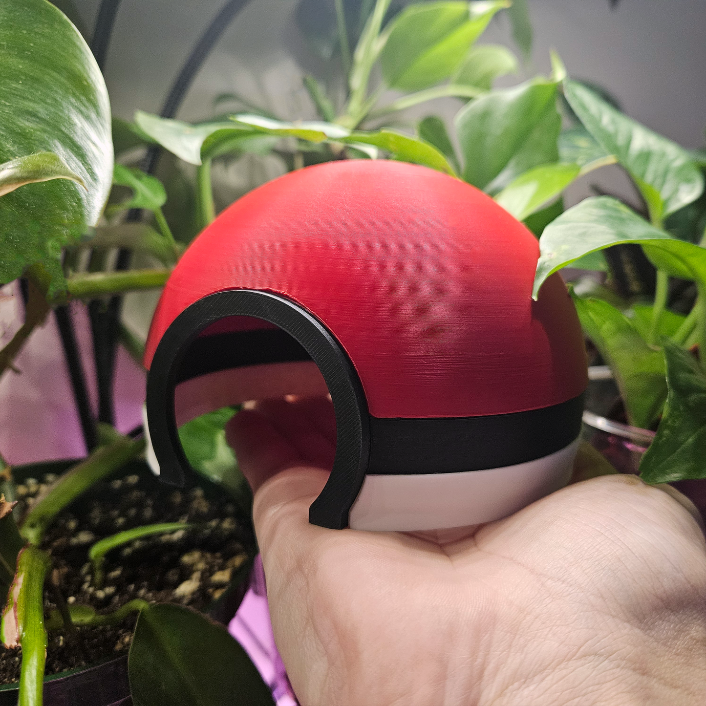 Pokeball Half Reptile Hide
